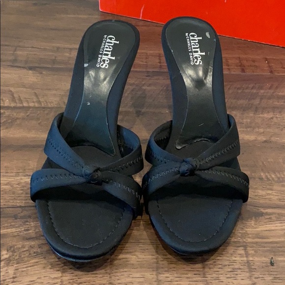 Charles David low black heel - Picture 2 of 13